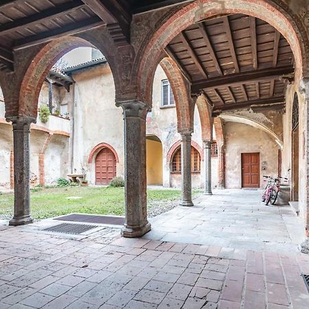 شقة House Of Foscolo - Palazzo Cornazzani - By Host4U بافيا المظهر الخارجي الصورة