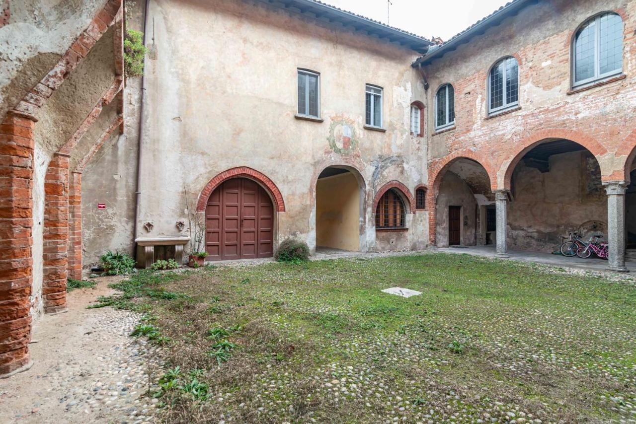 شقة House Of Foscolo - Palazzo Cornazzani - By Host4U بافيا المظهر الخارجي الصورة