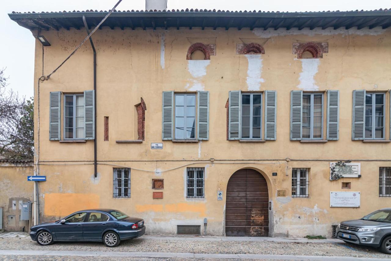 شقة House Of Foscolo - Palazzo Cornazzani - By Host4U بافيا المظهر الخارجي الصورة