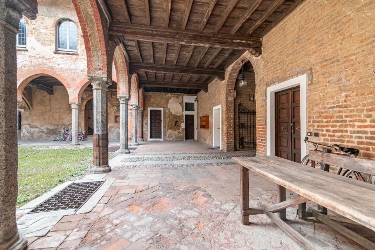 شقة House Of Foscolo - Palazzo Cornazzani - By Host4U بافيا المظهر الخارجي الصورة