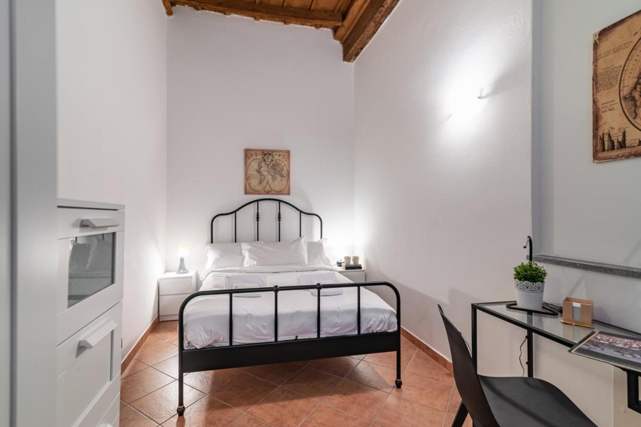 شقة House Of Foscolo - Palazzo Cornazzani - By Host4U بافيا المظهر الخارجي الصورة