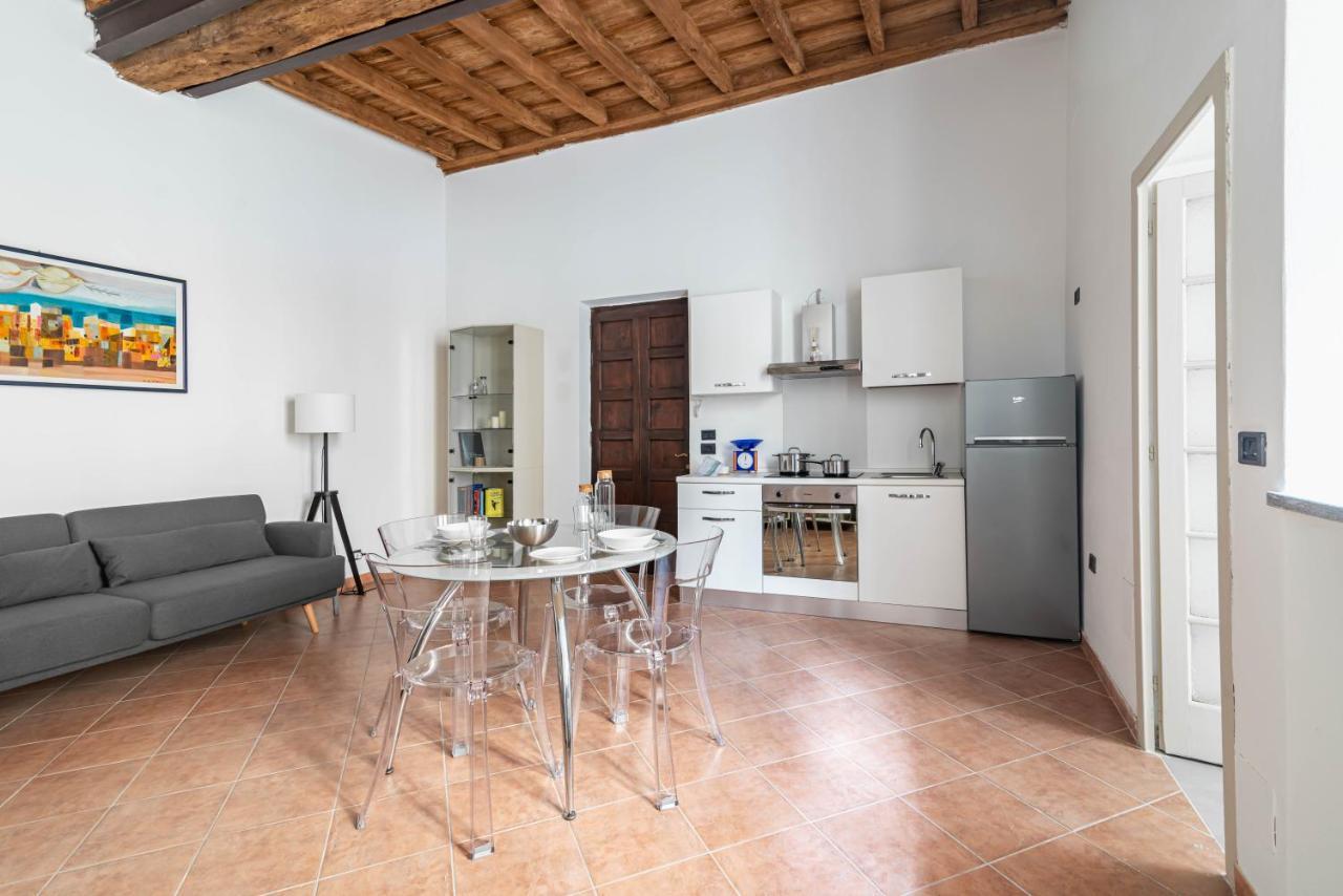 شقة House Of Foscolo - Palazzo Cornazzani - By Host4U بافيا المظهر الخارجي الصورة
